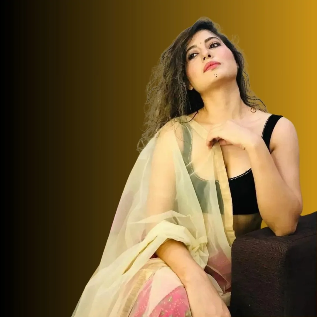 Housewife-Escort-Parul